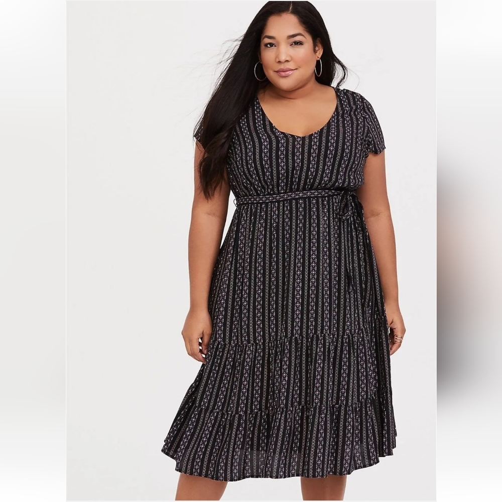 Torrid Black Pink Boho Floral Print Tiered V-Neck Cap Sleeve Midi Dress OX …